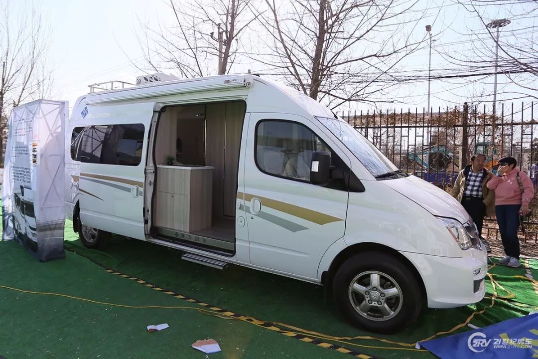 【二手房车】20年爱旅途V80C型房车